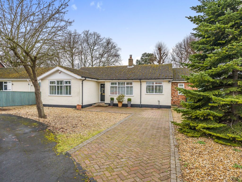 3 bed detached bungalow for sale in Maple Grove, Healing, Grimsby DN41