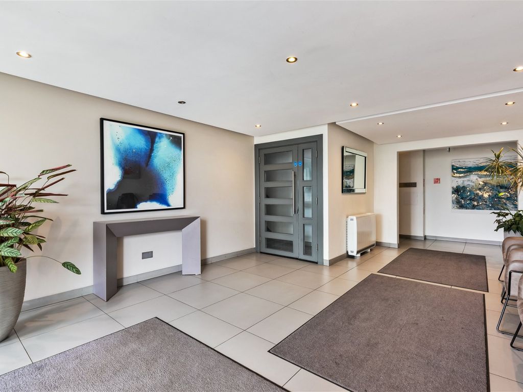 2 bed flat for sale in Eaton Drive, Kingston Upon Thames KT2 Zoopla