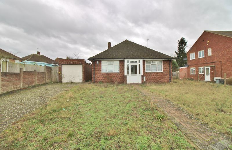 3 bed detached bungalow for sale in Dale Road, Swanley BR8, £475,000