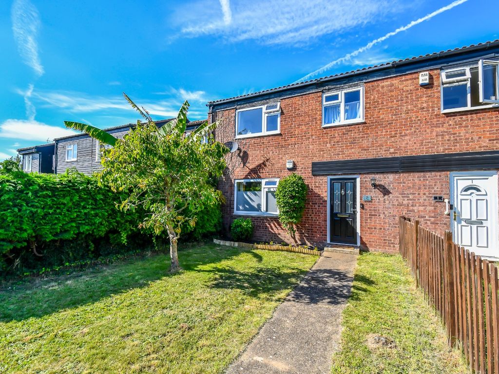 3 bed terraced house for sale in Lundy Close, SouthendOnSea, Essex