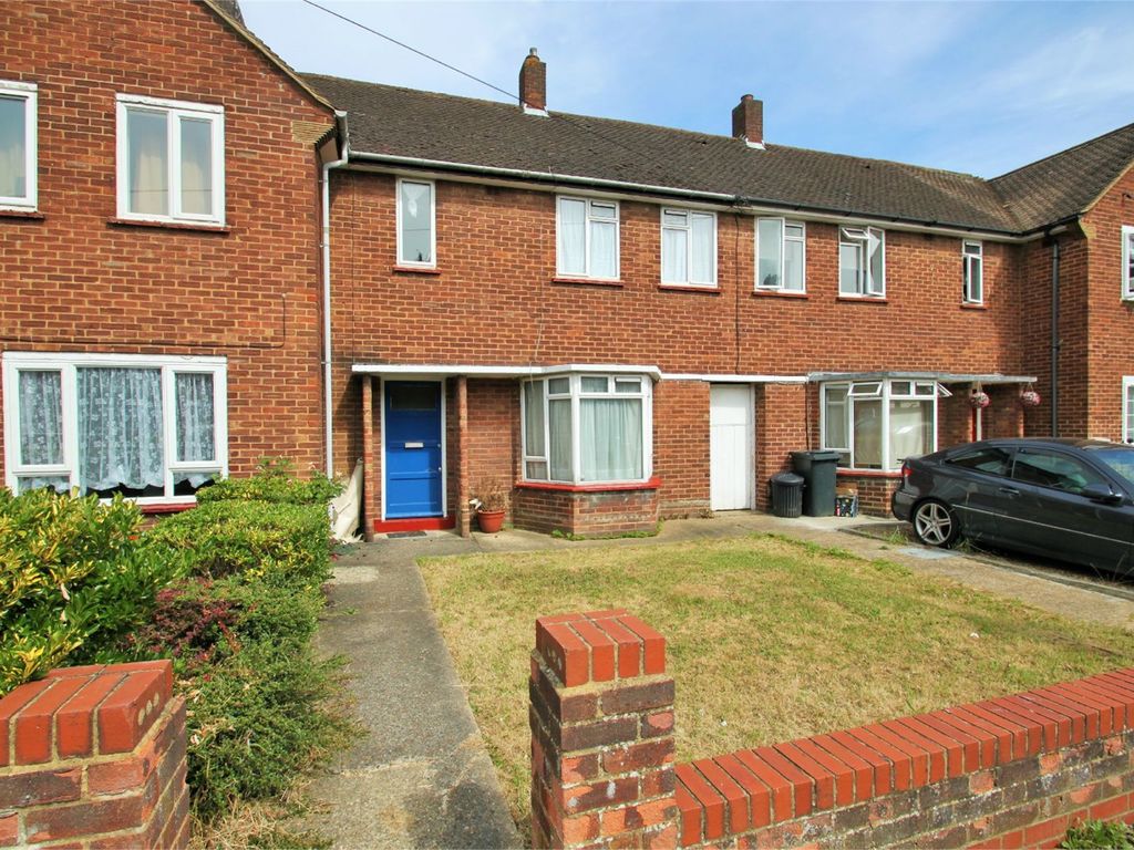 2 bed terraced house to rent in The Dingle, Uxbridge, Greater London