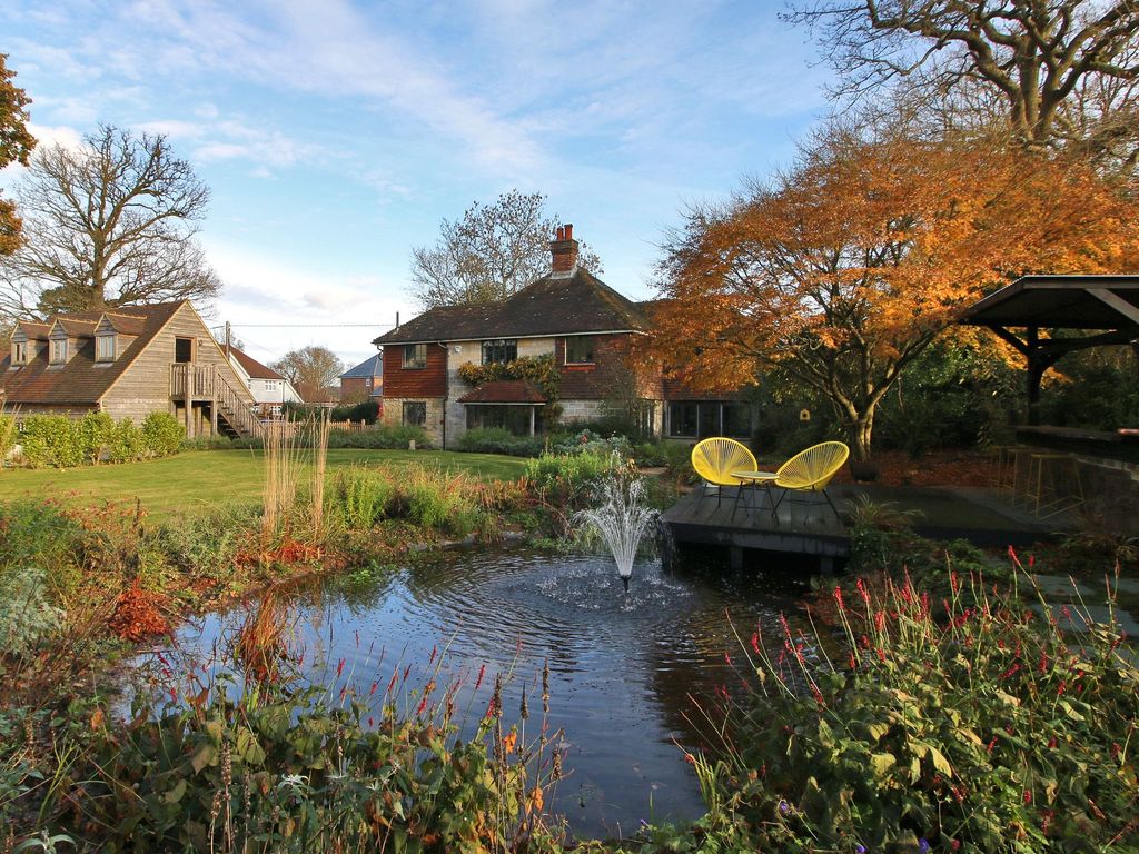 5 bed detached house for sale in Maresfield Park, Maresfield TN22, £