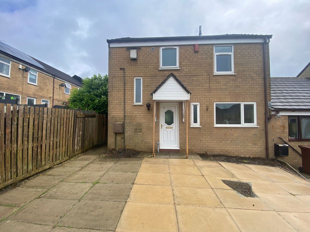 3 bed end terrace house to rent in Ridgeway Avenue, Blackburn BB2, £800