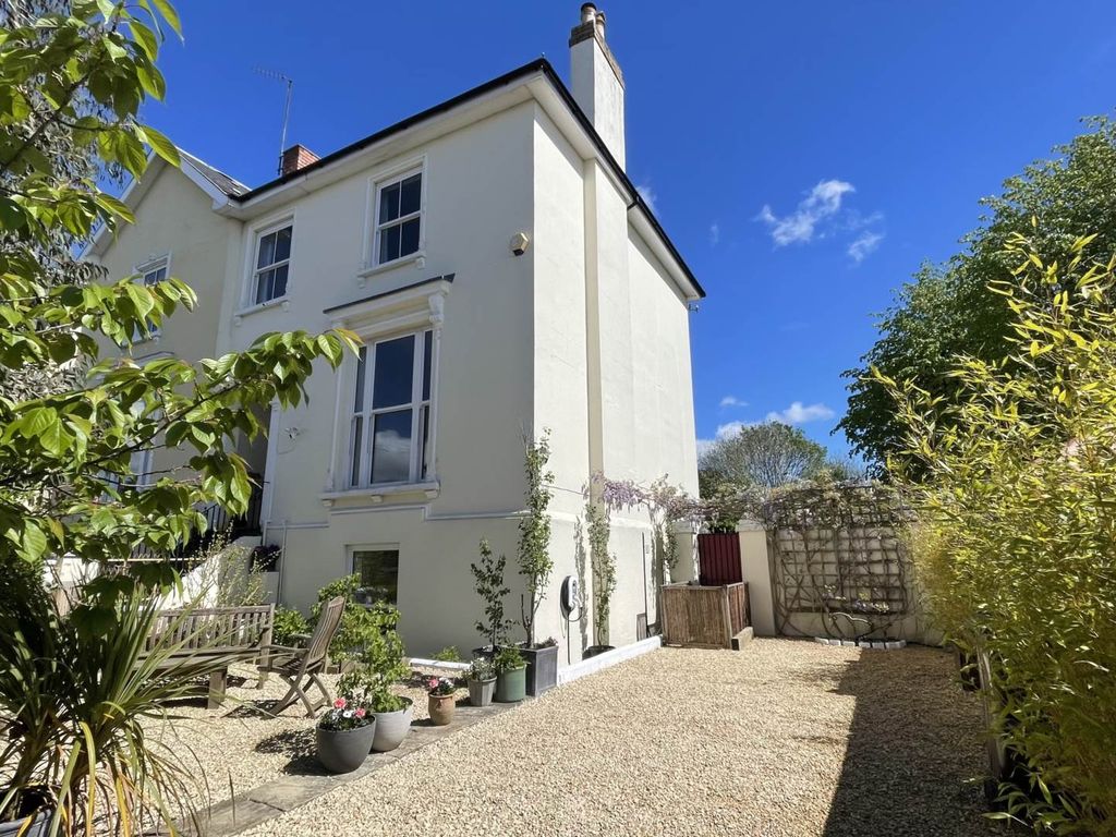 5 bed semidetached house for sale in Church Road, Cheltenham