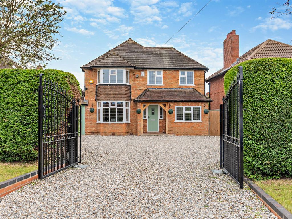 4 bed detached house for sale in Stratford Road, Wootton Wawen, Henley
