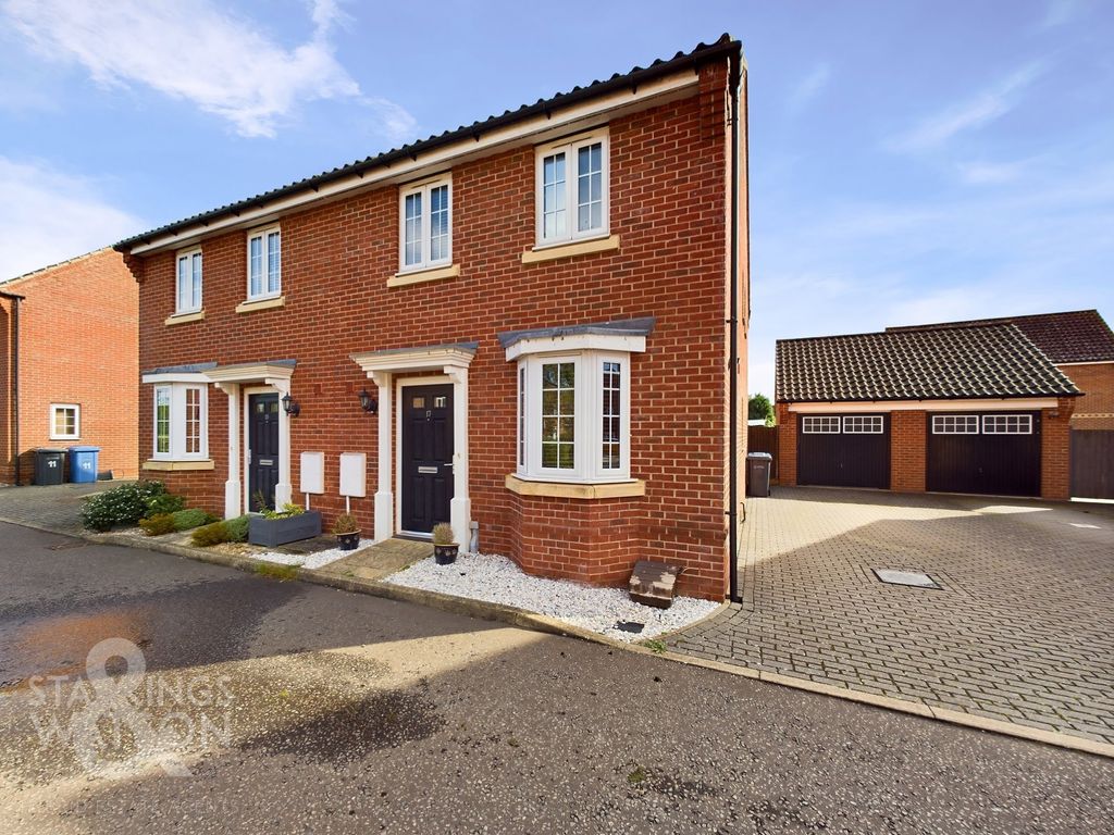 3 bed semidetached house for sale in Dakota Drive, Old Catton, Norwich
