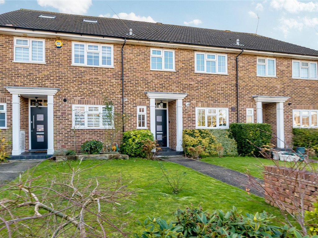 3 bed terraced house for sale in Manor Way, Ruislip HA4, £725,000 Zoopla