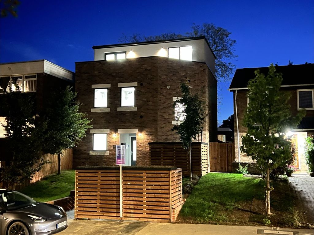 Brownlow Road, Park Hill, East Croydon CR0  