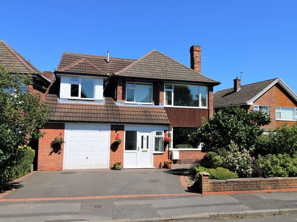 4 bed detached house for sale in Rolleston Drive, Newthorpe, Nottingham