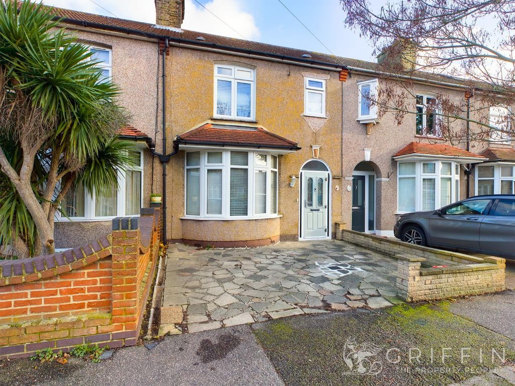 3 bed property for sale in Brights Avenue, Rainham RM13 Zoopla