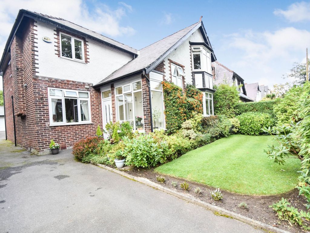 4 bed detached house for sale in Danesway, Prestwich M25, £850,000 Zoopla