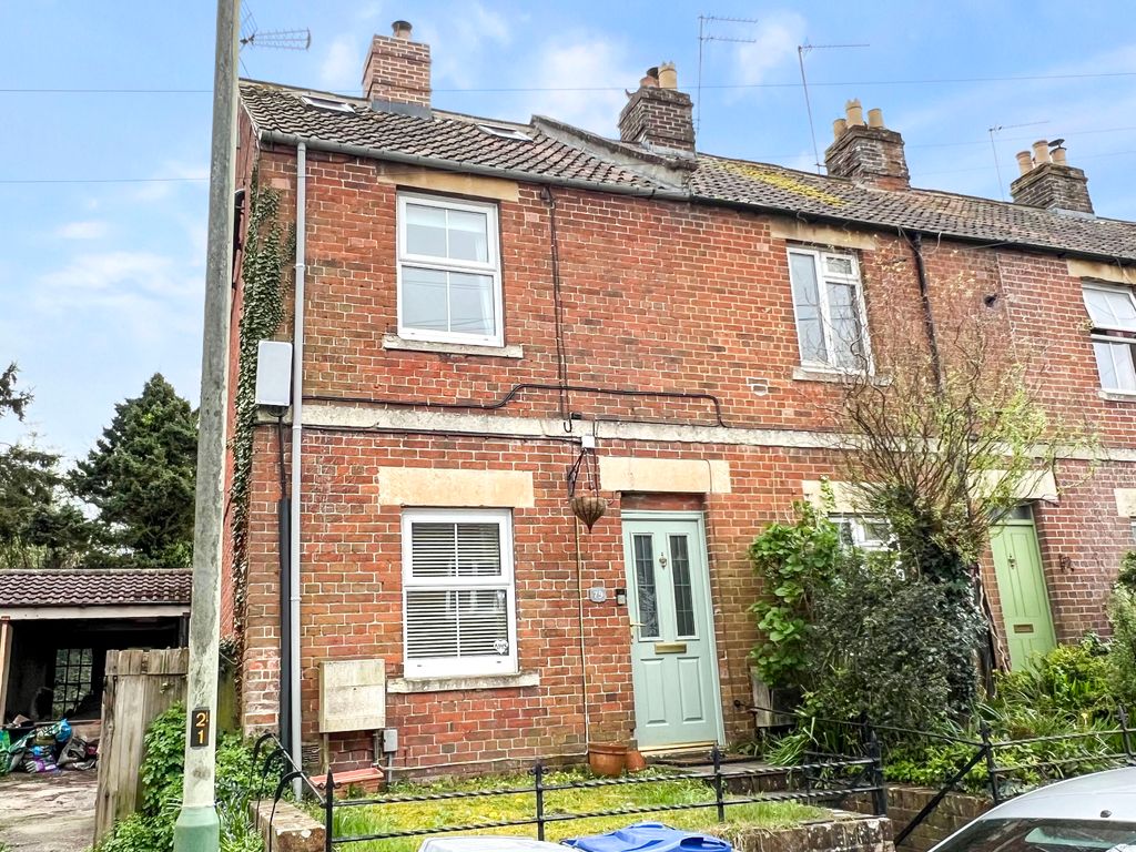 3 bed end terrace house for sale in West Street, Warminster BA12, £
