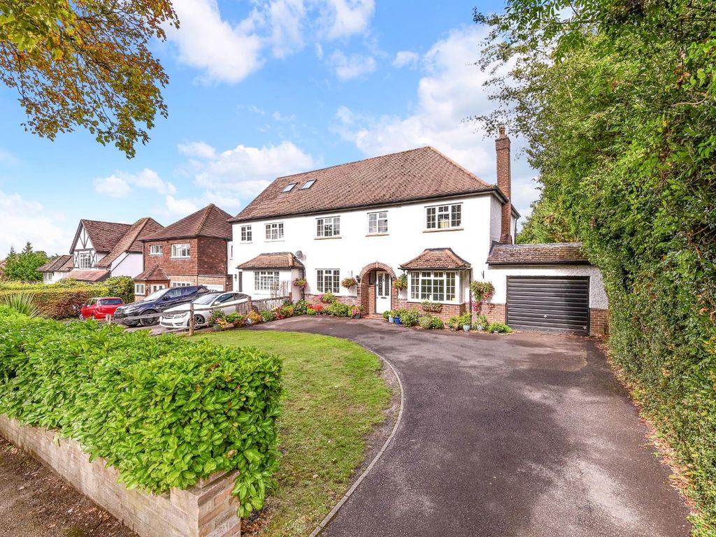 4 bed semidetached house for sale in Nork Way, Banstead SM7 Zoopla