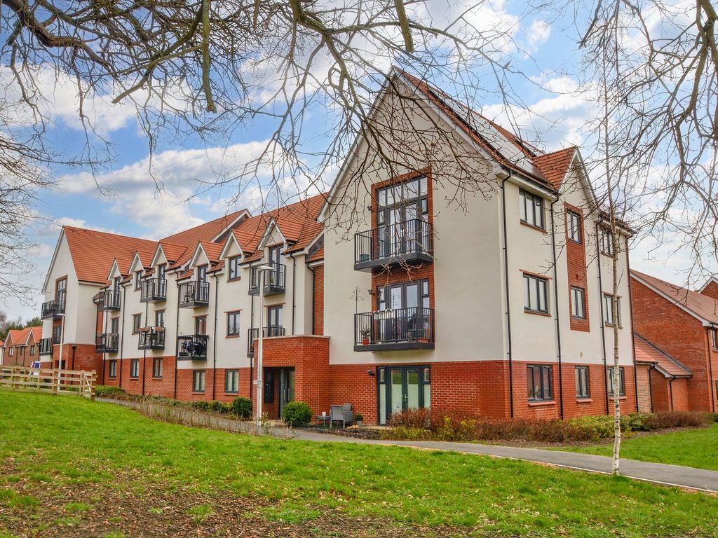 2 bed flat for sale in Quiller Avenue, Arborfield Green RG2 - Zoopla