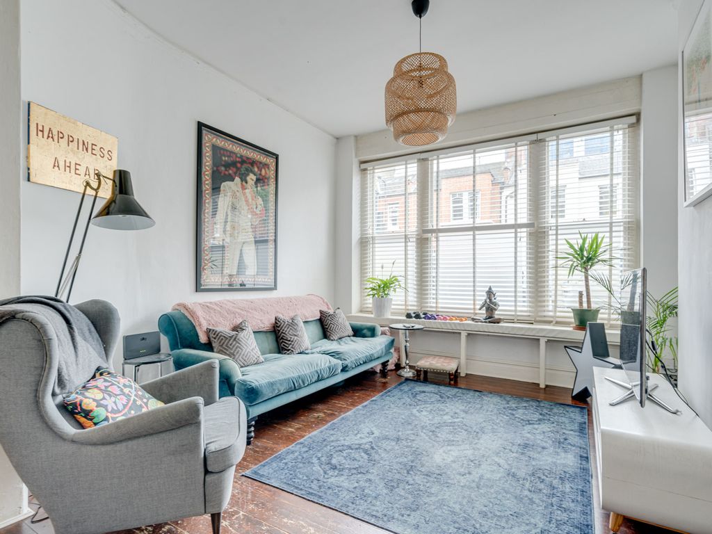 4 bed end terrace house to rent in Kilburn High Road, Kilburn, London