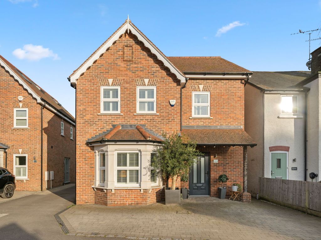 3 bed detached house for sale in Denby Road, Cobham KT11 Zoopla