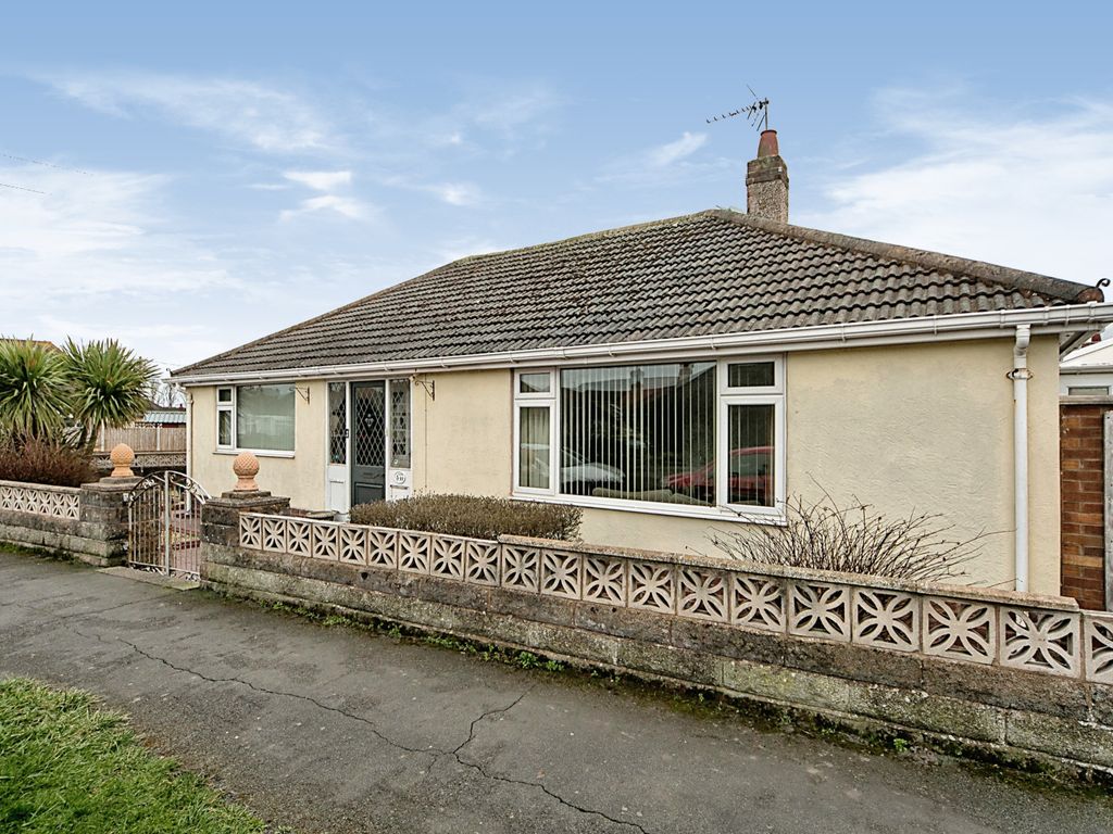 2 bed detached bungalow for sale in Kendal Road, Kinmel Bay, Rhyl LL18