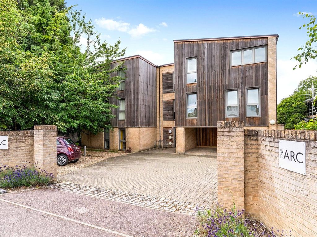 1 bed flat for sale in High Street, Cherry Hinton, Cambridge