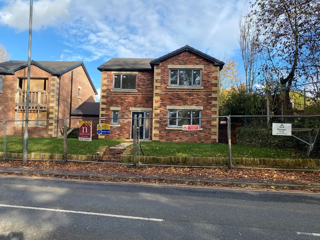 New home, 4 bed detached house for sale in Spring Fold, Broad Lane