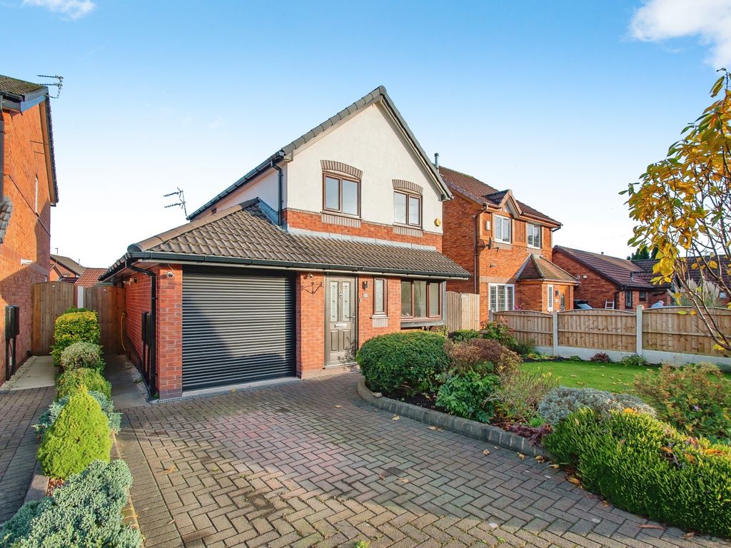 3 bed detached house for sale in Fernside, Radcliffe, Manchester