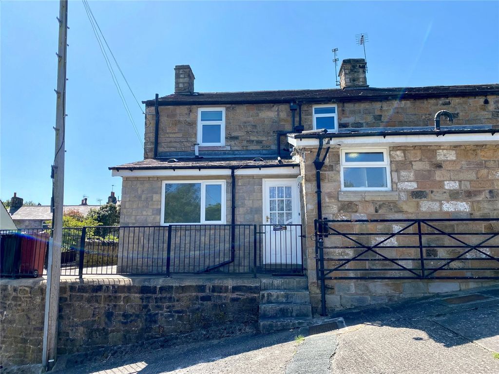 2 bed flat to rent in Whalley Road, Mellor Brook, Blackburn, Lancashire