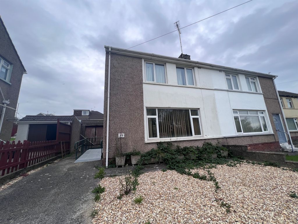 3 bed semidetached house for sale in Byron Avenue, Cefn Glas, Bridgend