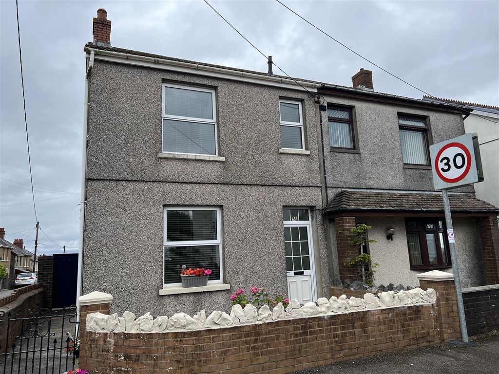 3 bed semidetached house for sale in Waterloo Road, Penygroes