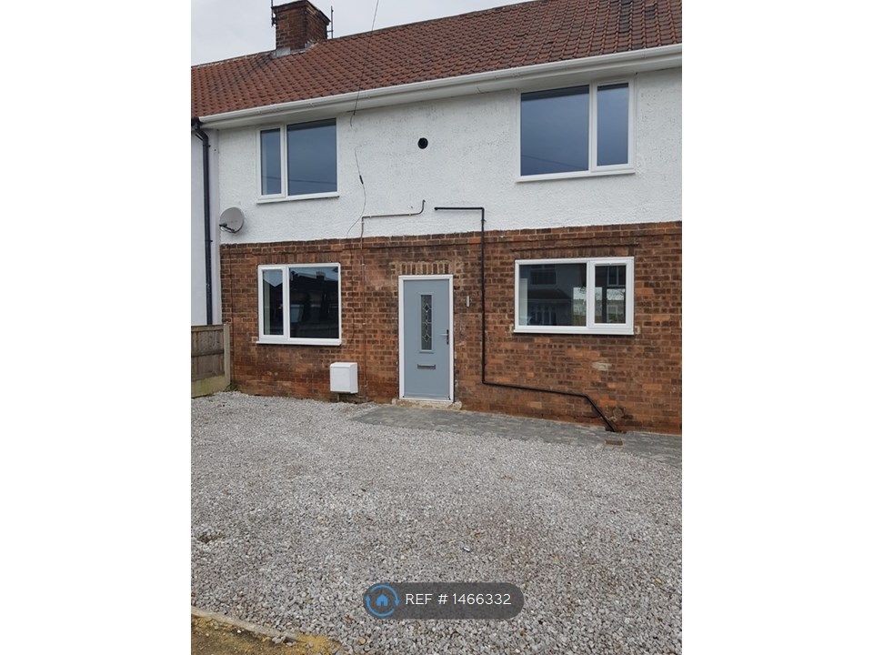 3 bed terraced house to rent in Welfare Road, Woodlands, Doncaster DN6