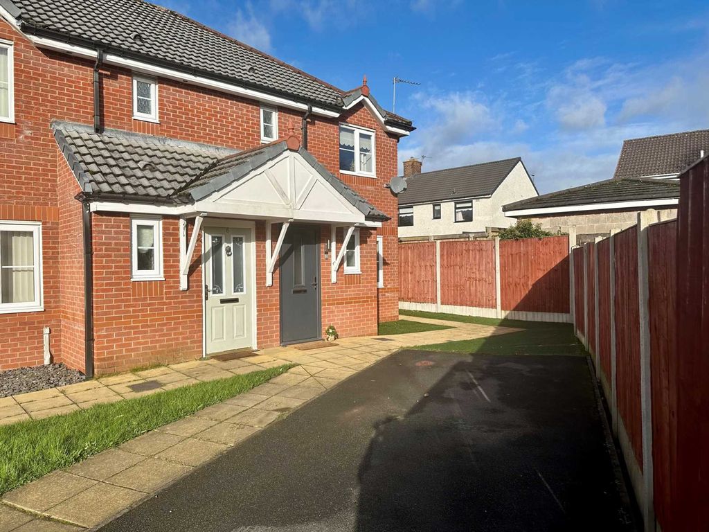3 bed semidetached house for sale in Newick Park, Westvale L32, £