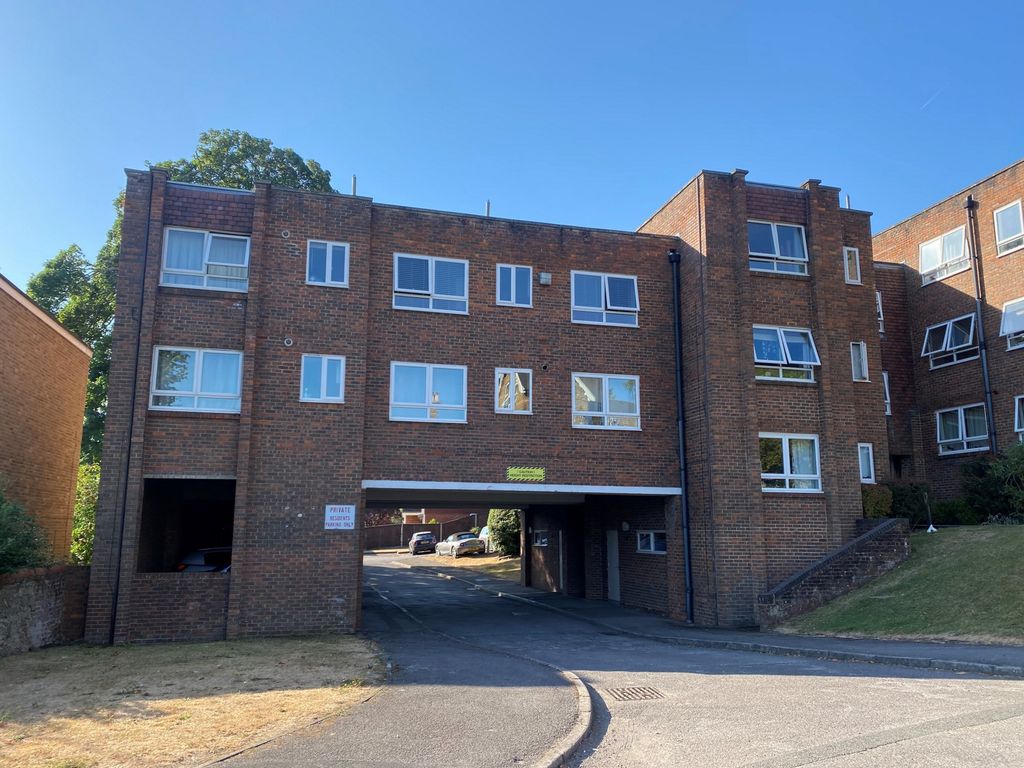 Harvey Lodge, Harvey Road, Holy Trinity GU1  