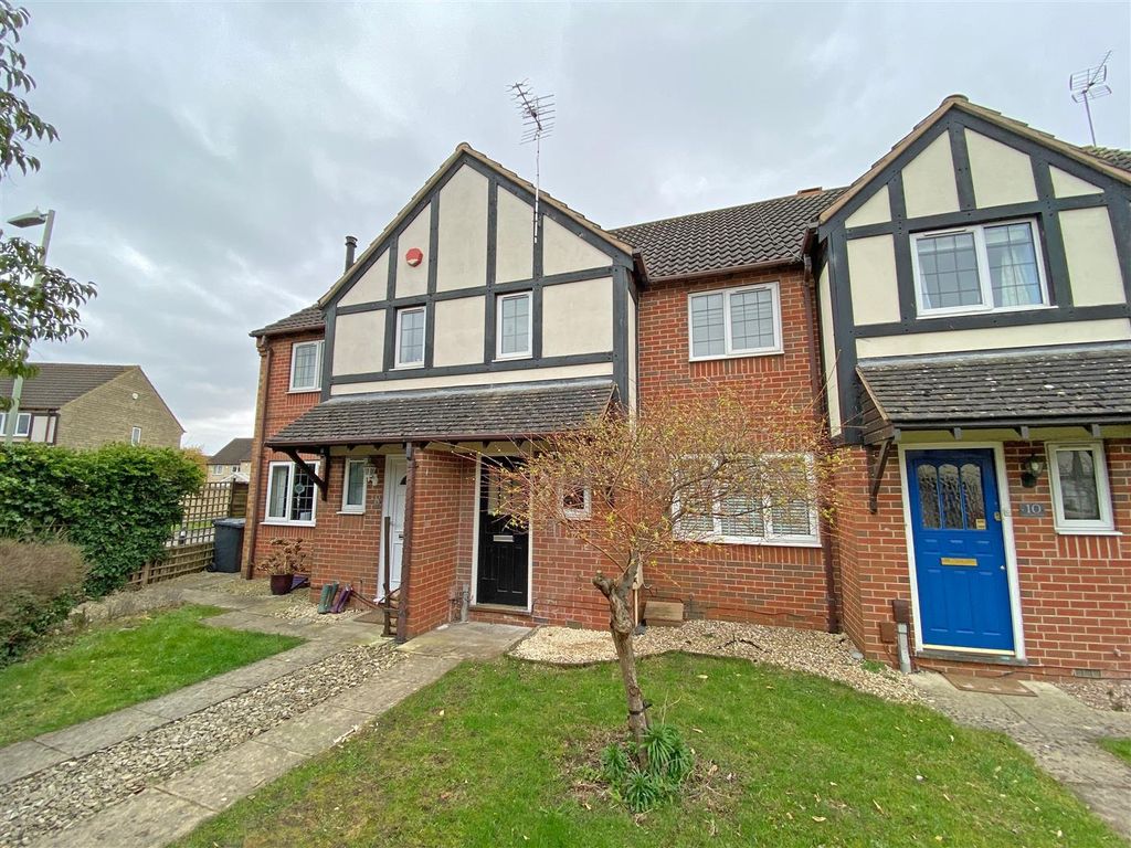 3 bed terraced house for sale in Mallard Close, Quedgeley, Gloucester