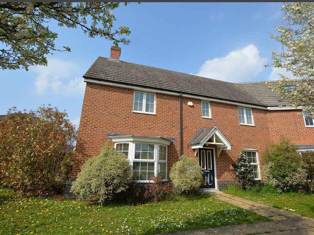 4 bed end terrace house for sale in Burgattes Road, Little Canfield