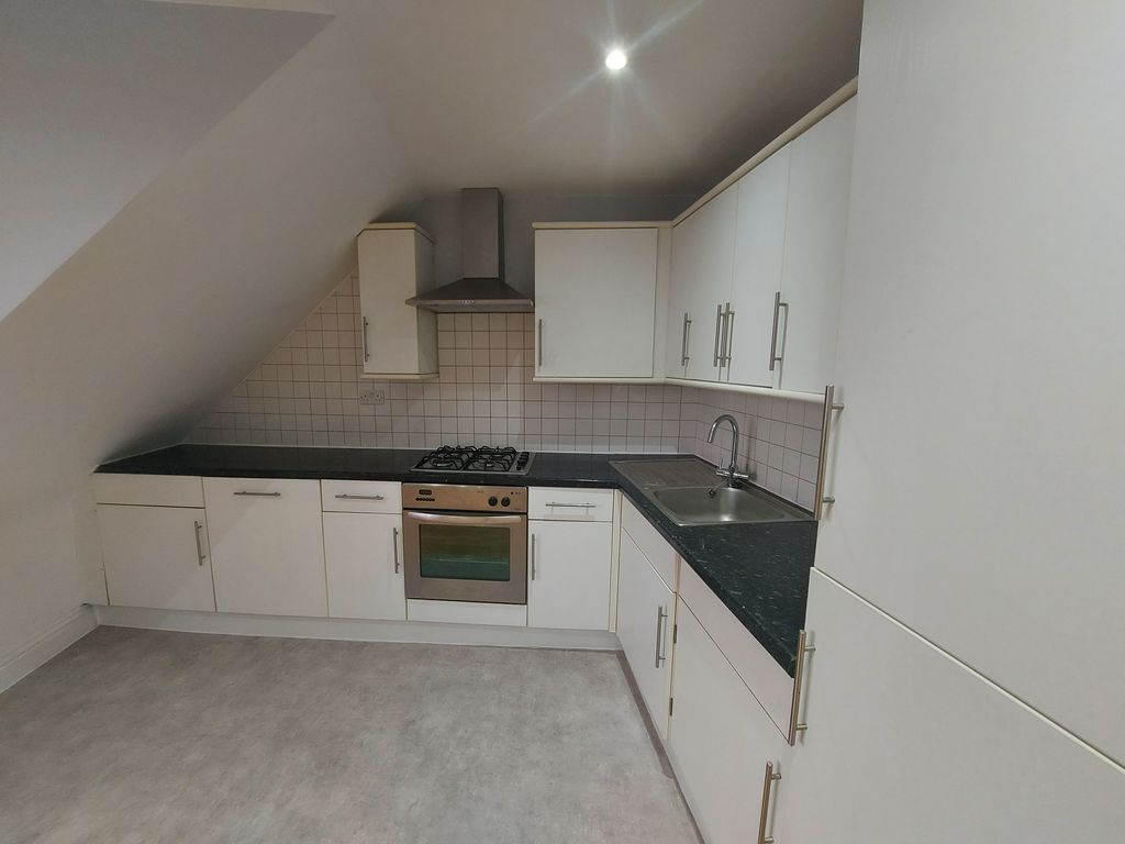 1 bed flat to rent in East End Road, London N2, £1,325 pcm Zoopla