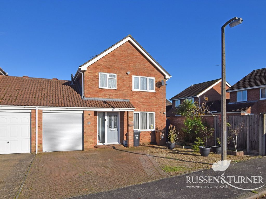 4 bed linkdetached house for sale in St. Augustines Way, South Wootton