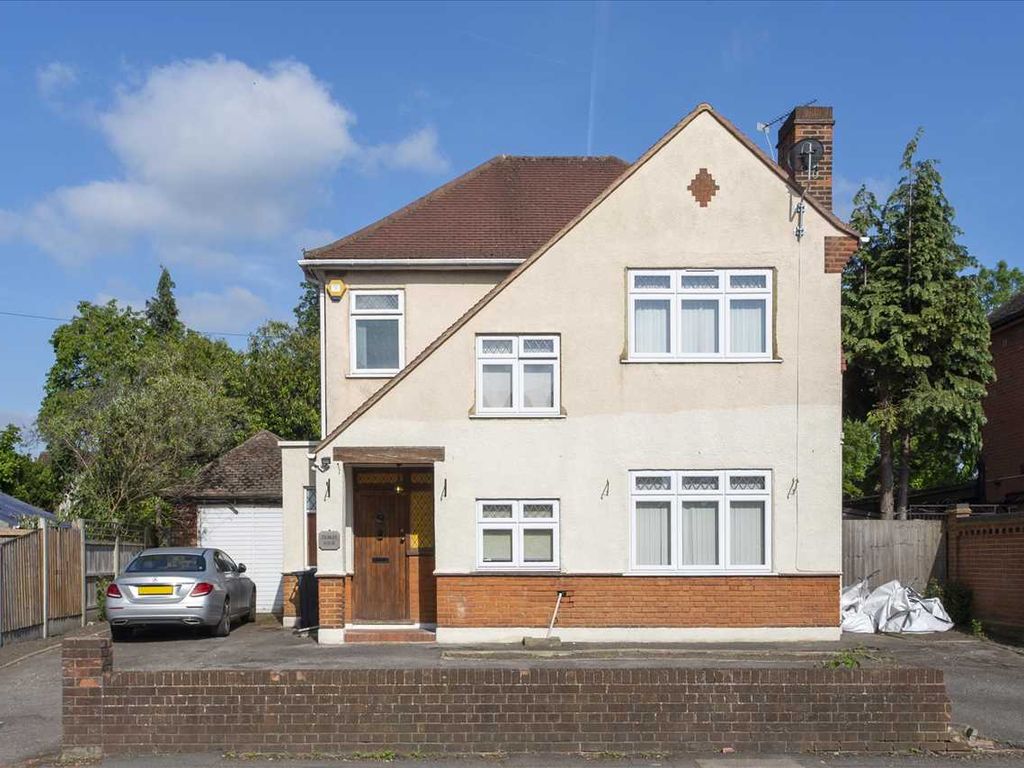 3 bed detached house for sale in Billet Lane, Hornchurch RM11 Zoopla