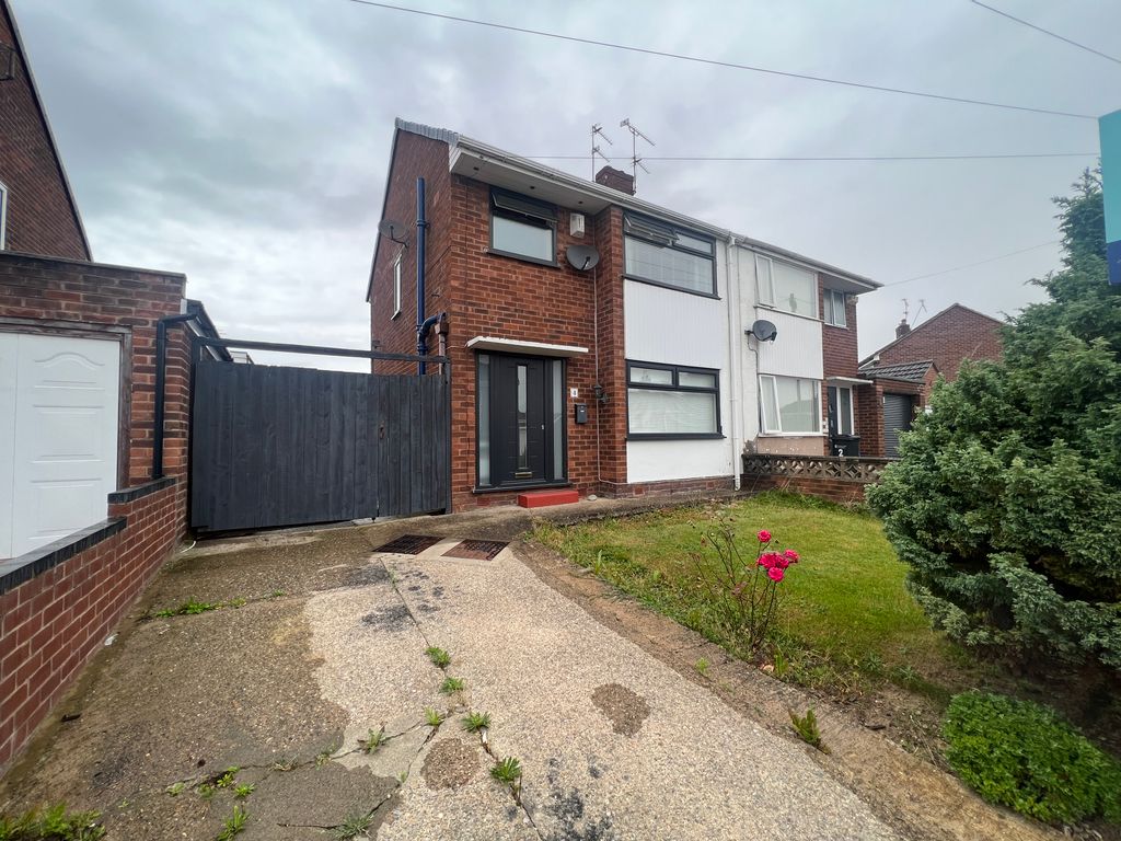 3 bed semidetached house for sale in Ullswater Road, Ellesmere Port