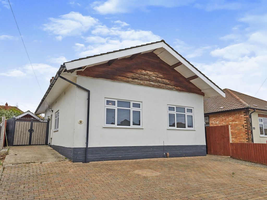 3 bed detached bungalow for sale in Welwyn Avenue, Allestree, Derby