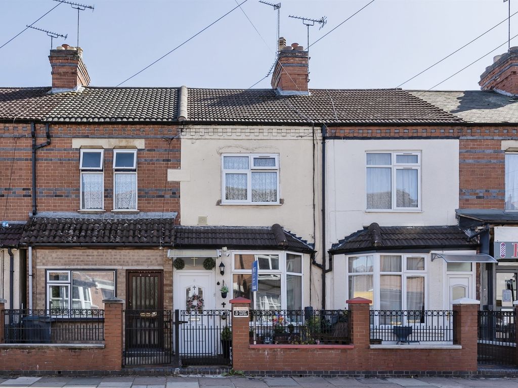 3 bed terraced house for sale in Overton Road, Leicester LE5, £270,000