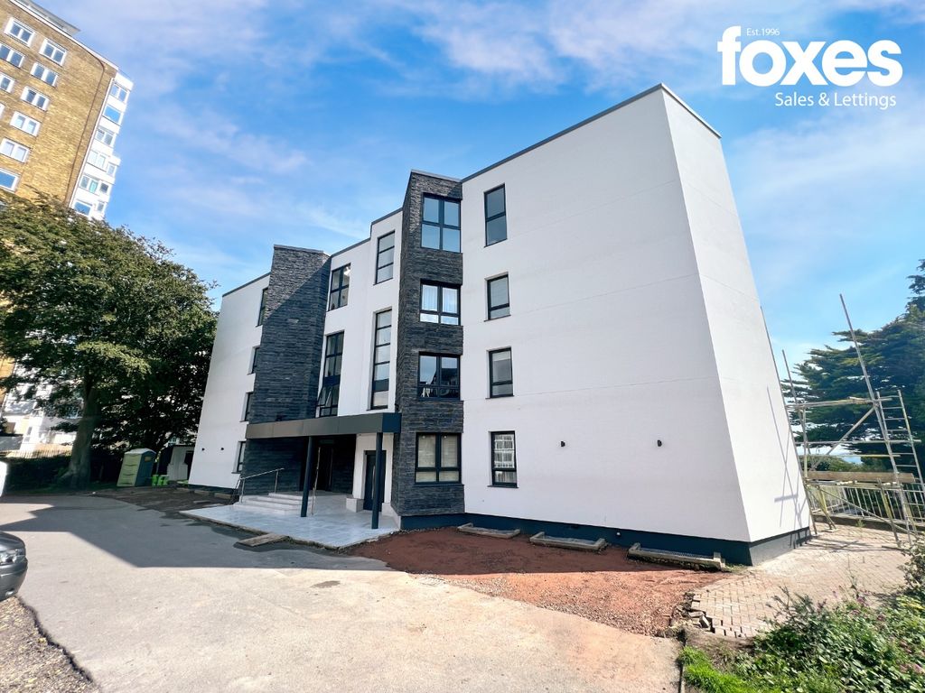 3 bed flat to rent in Fairlea, West Cliff Road, Bournemouth BH2, £1,850