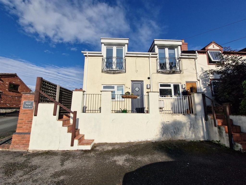 2 bed semidetached house to rent in Birmingham Road, Lickey End