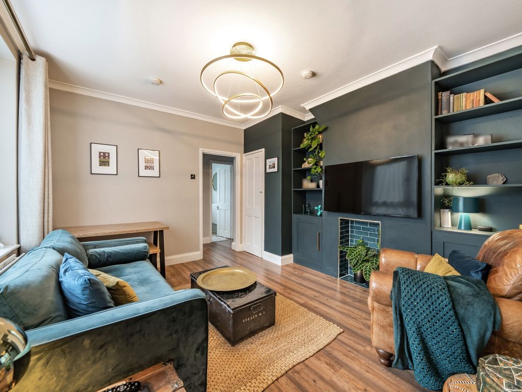 3 bed flat for sale in Kinglake Estate, London SE17, £425,000 Zoopla