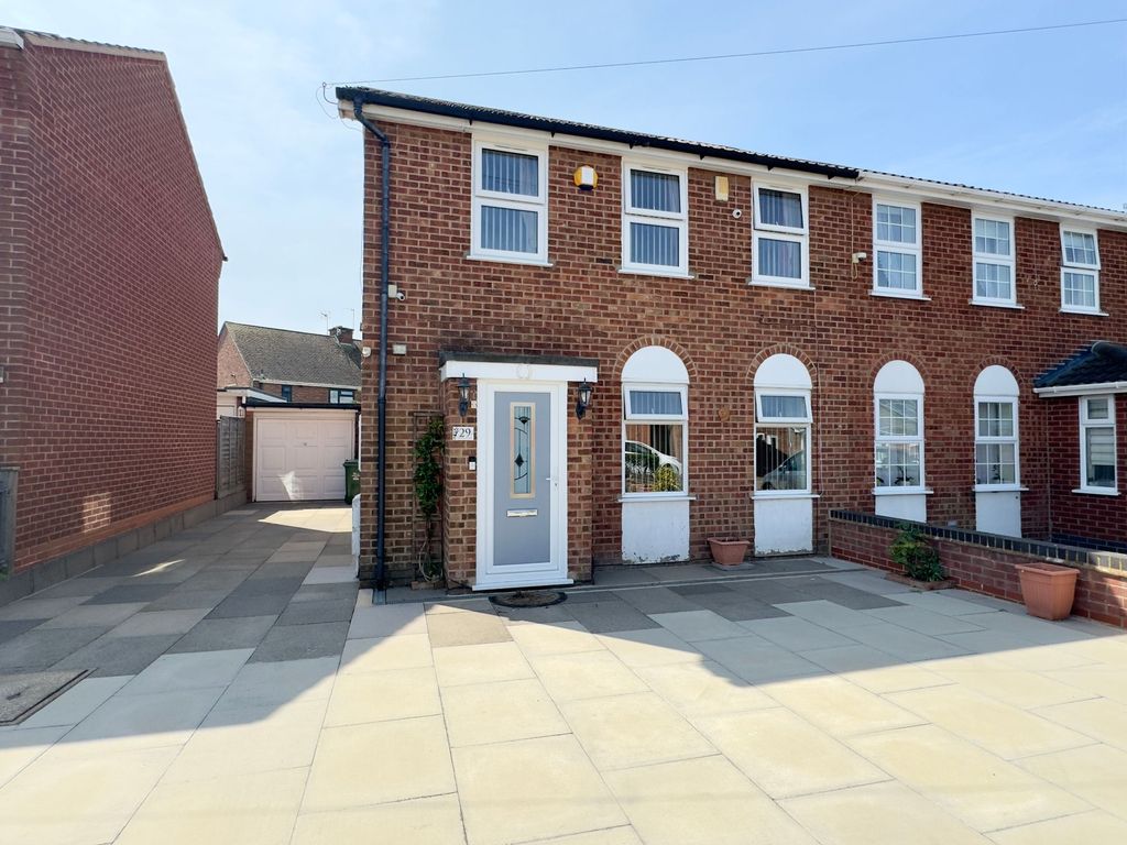 3 bed semidetached house for sale in Red Hill Lane, Thurmaston LE4, £