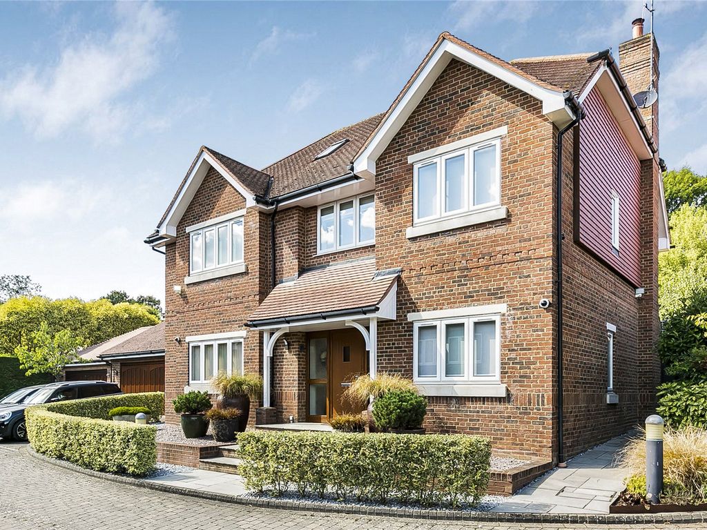 5 bed detached house for sale in Chase Green, Tolmers Gardens, Cuffley