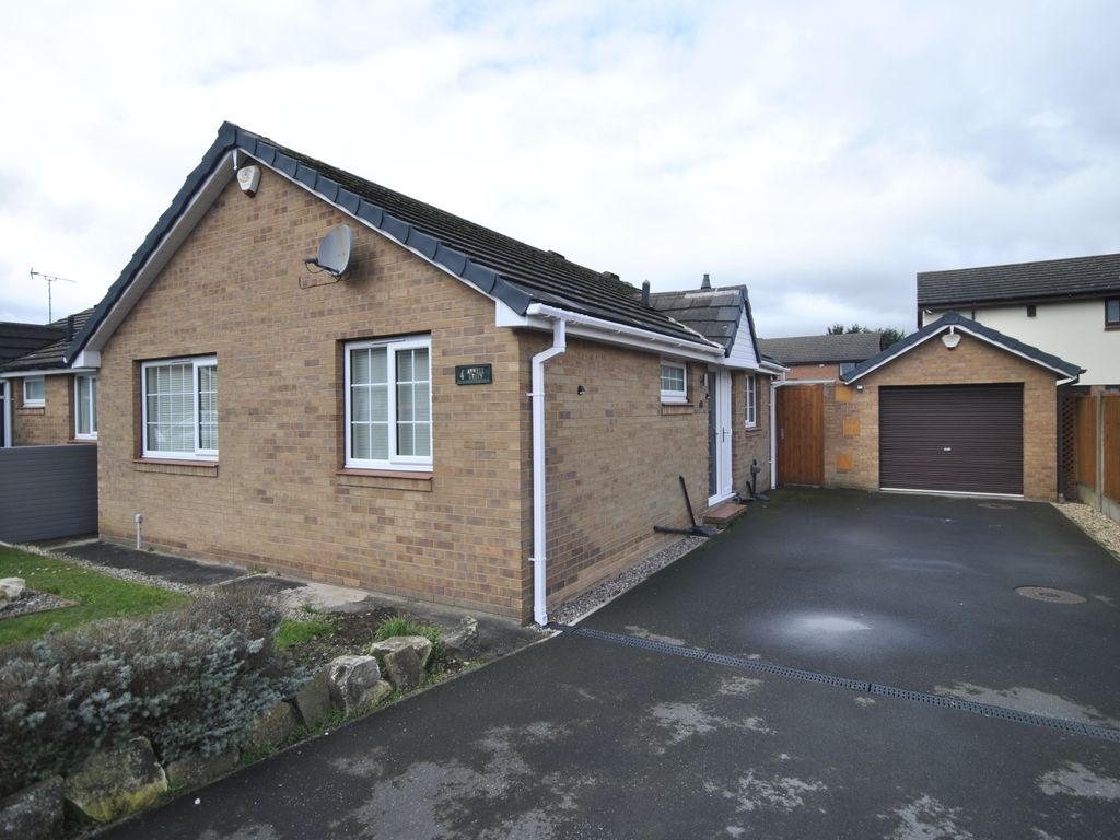 2 bed detached bungalow for sale in Amwell Green, Dunscroft, Doncaster