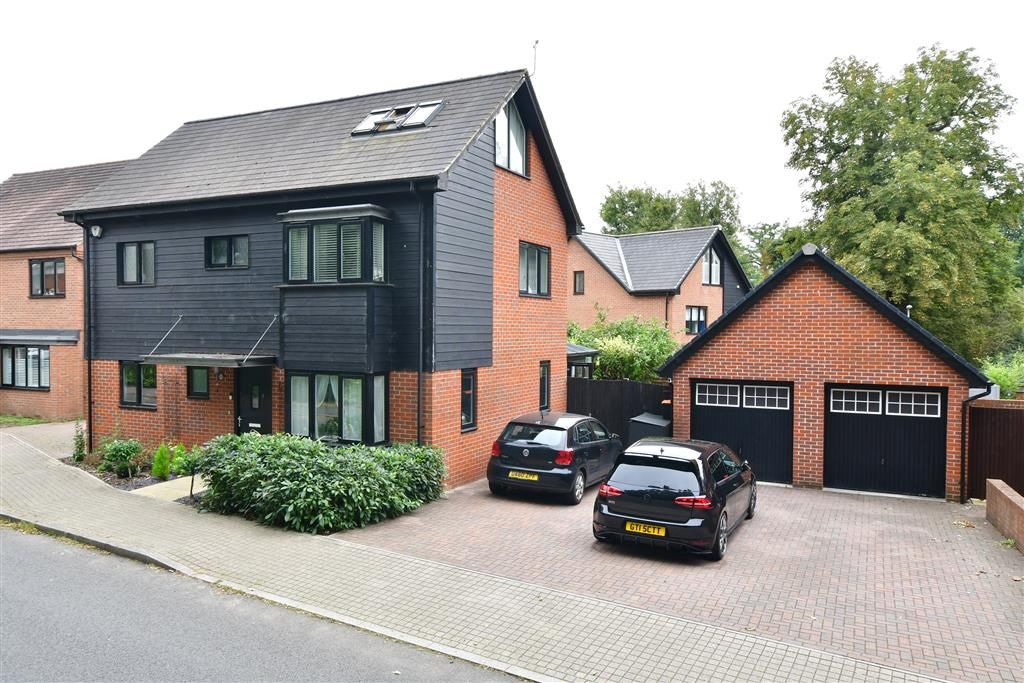 4 bed detached house for sale in Hawley Drive, Leybourne, West Malling