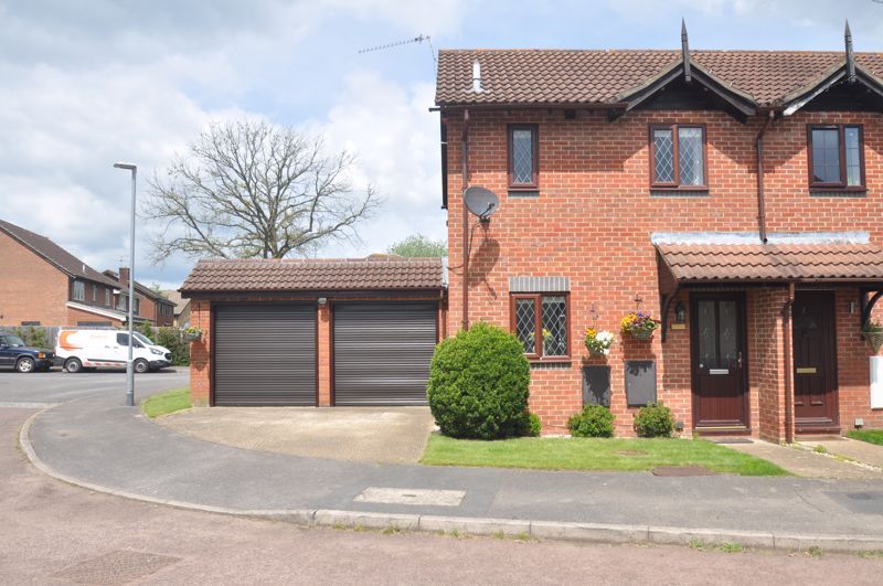 2 bed semidetached house for sale in St. James Road, Finchampstead