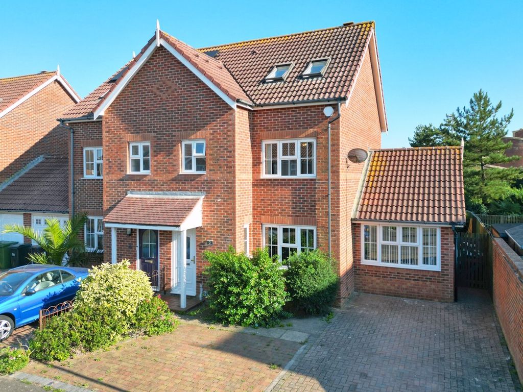 4 bed semidetached house for sale in Cabot Close, Eastbourne BN23, £