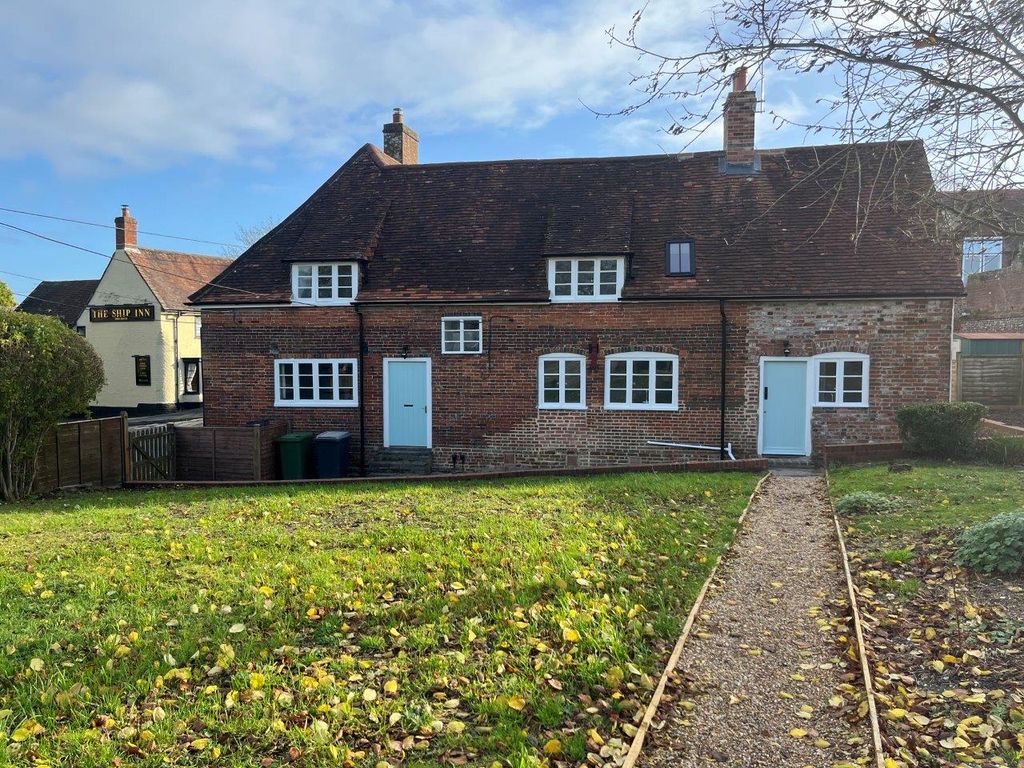 3 bed semidetached house to rent in Old Ship Cottages, Sutton