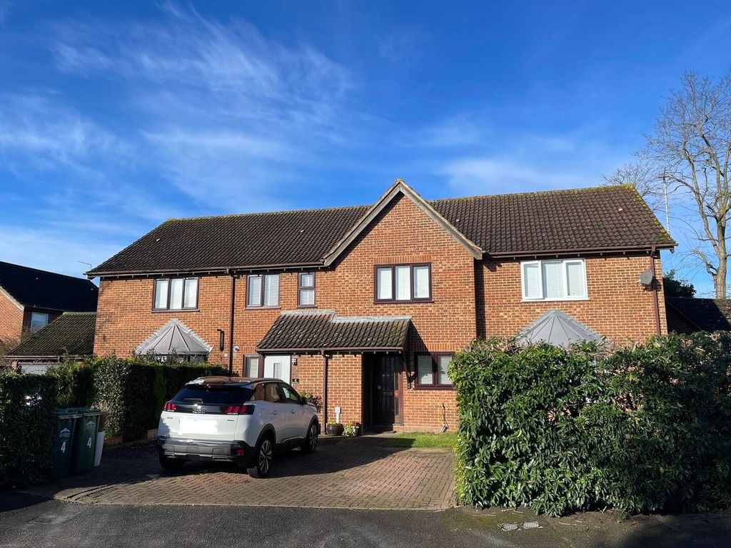 2 bed terraced house for sale in Bryony Way, SunburyOnThames TW16, £395,000 Zoopla