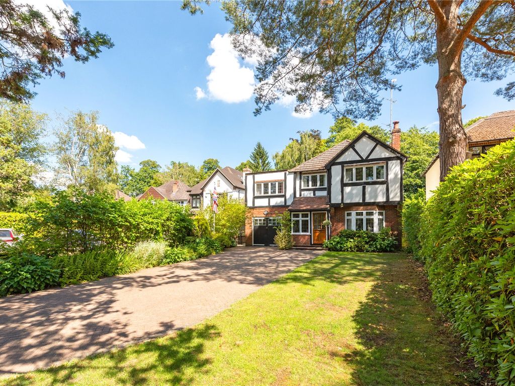 4 bed detached house for sale in Horseshoe Lane, Ash Vale, Aldershot